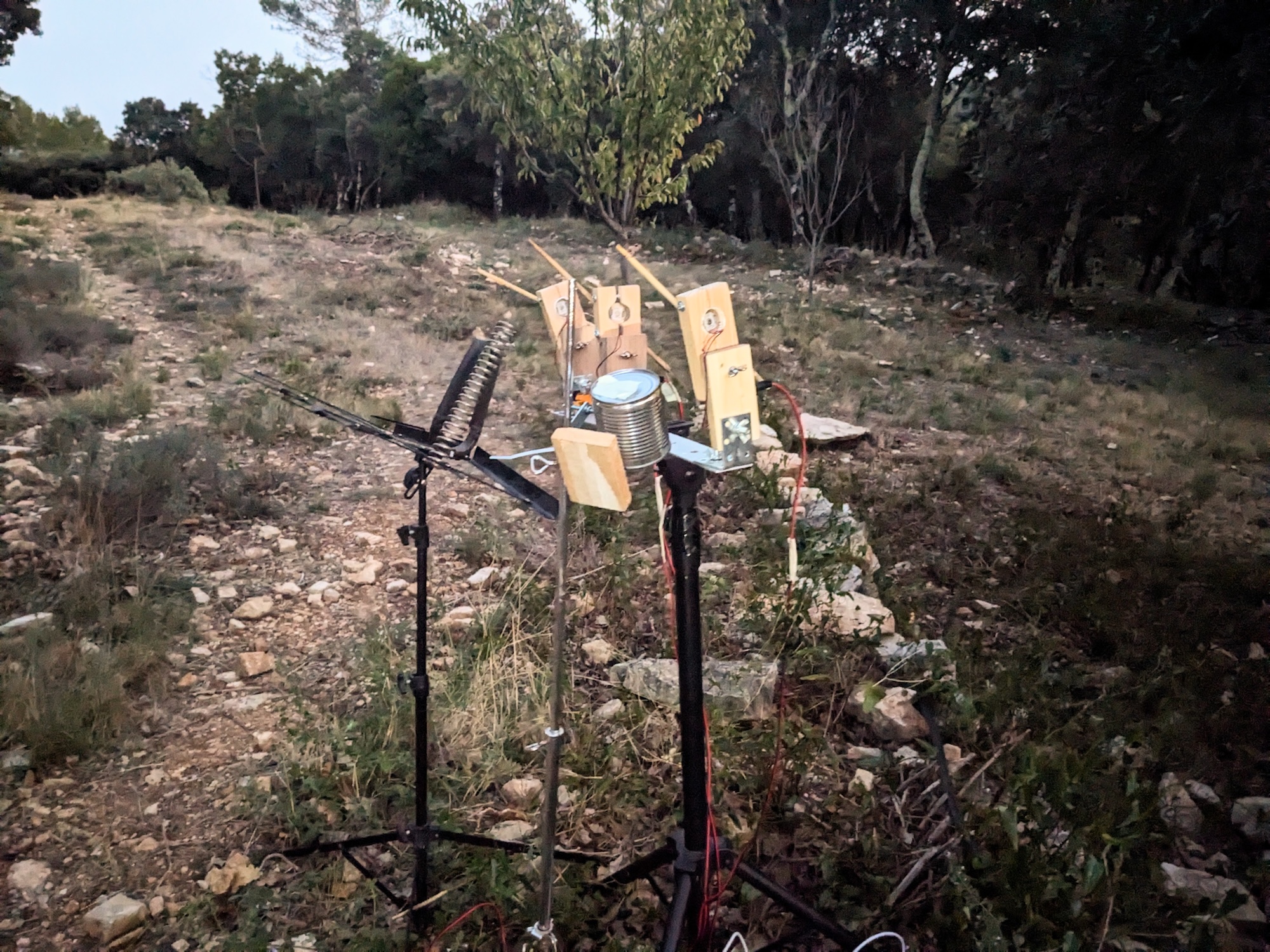 Agents Incomplets Outdoor installation